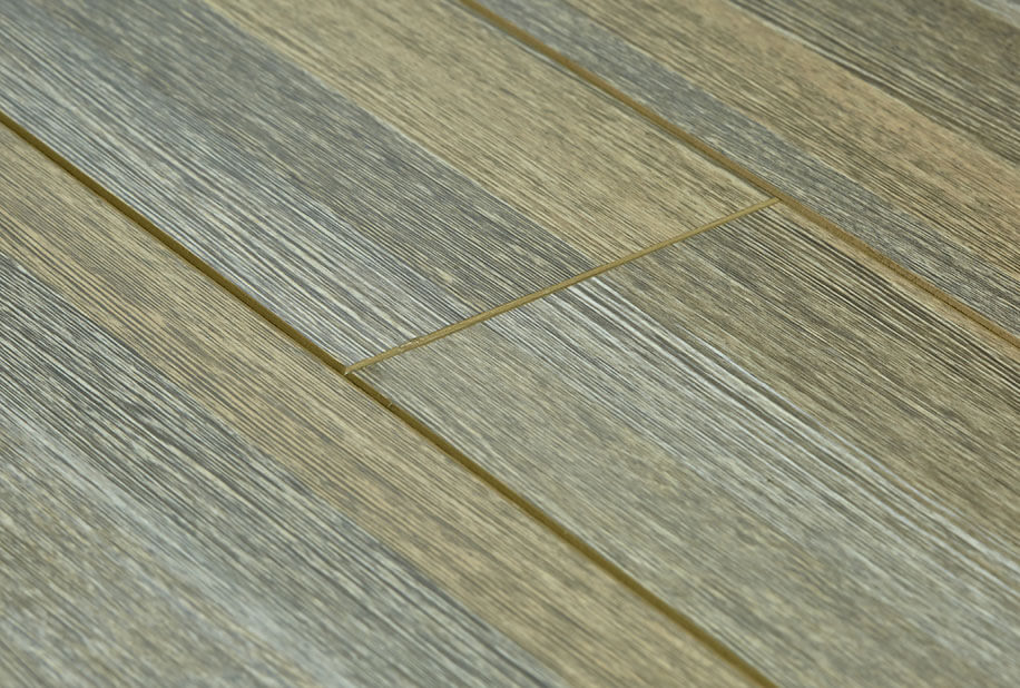 Ламинат CBM (СБМ) Коллекция CORUNA 12 мм 33 класс Дизайн 811 Орех Троски (606.75х101.125х12 мм)