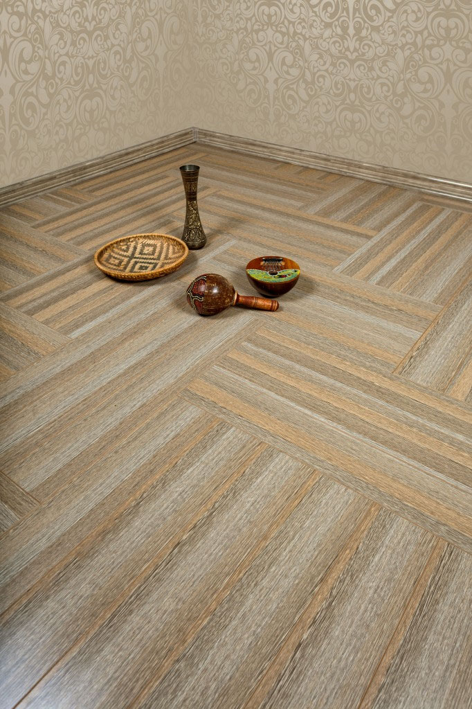 Ламинат CBM (СБМ) Коллекция CORUNA 12 мм 33 класс Дизайн 811 Орех Троски (606.75х101.125х12 мм)