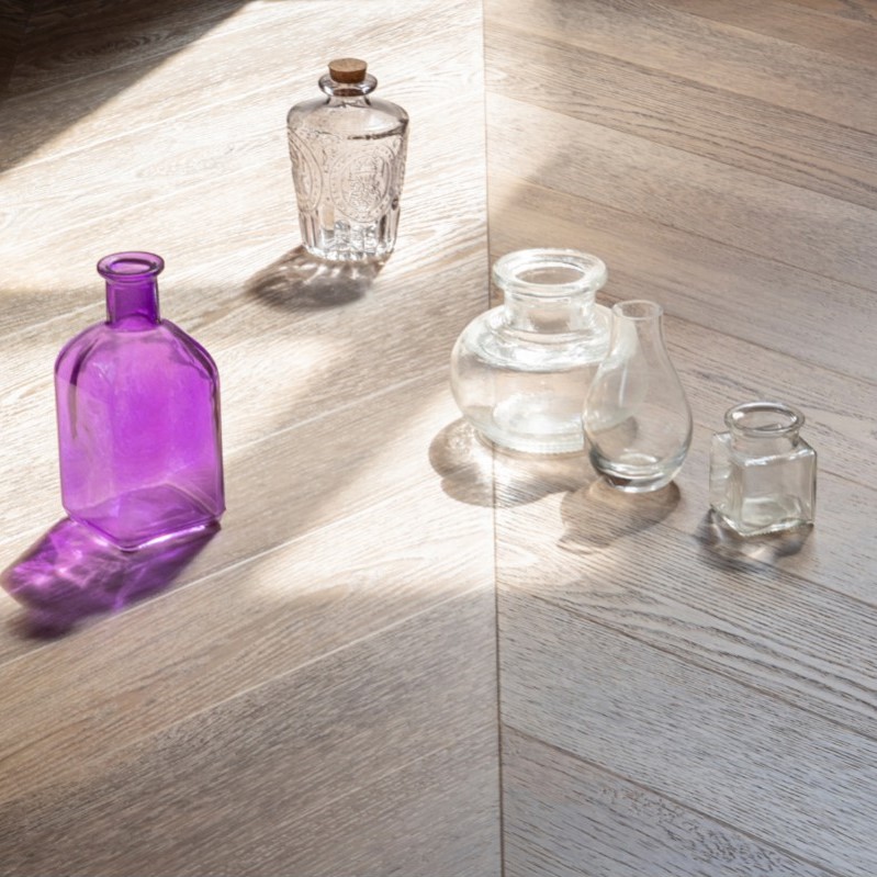 Виниловый ламинат VINILAM (ВИНИЛАМ) Коллекция PARQUET CHEVRON Дизайн RI153616CL4 Шеврон Шампань (1293*305*8.5 мм)